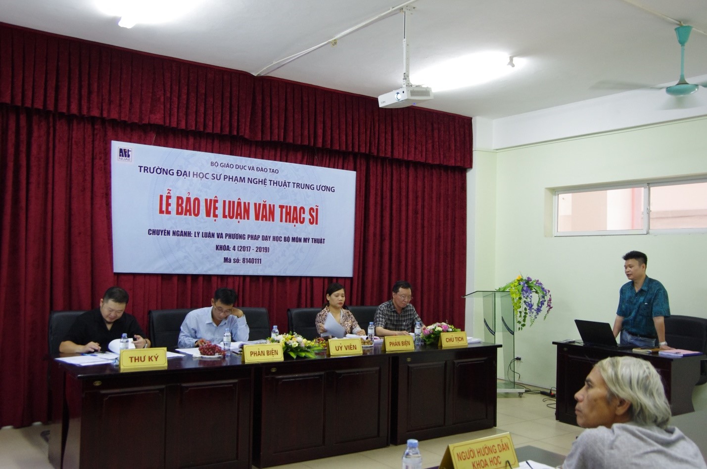 Lễ bảo vệ luận văn của học viên Nguyễn Minh Tân và Lê Thị Minh Thư (K3,4) - Chuyên ngành Lý luận và Phương pháp dạy học  bộ môn Mỹ thuật