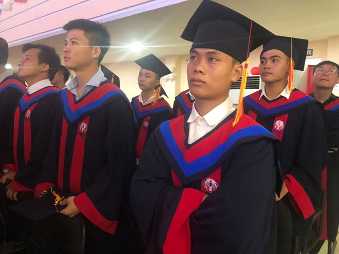 Từ tháng 7, không còn phân biệt bằng đại học chính quy và tại chức