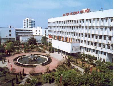 Một số giải pháp tăng quyền tự chủ, tự chịu trách nhiệm trong các trường đại học ở Việt Nam
