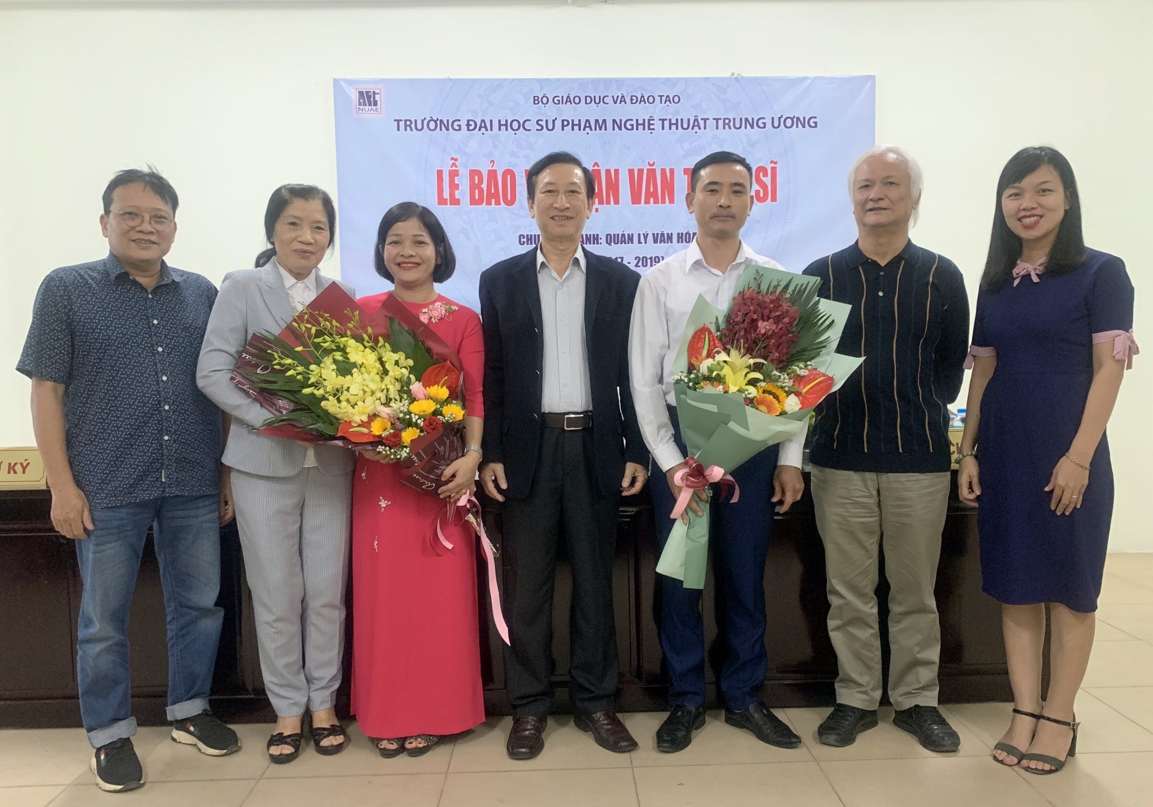 Lễ bảo vệ luận văn của hai học viên Bùi Thái Dương và Dương Thị Yến (K7) - Chuyên ngành Quản lý văn hóa