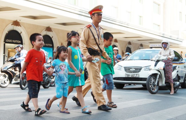 Tăng cường tuyên truyền an toàn giao thông cho học sinh, sinh viên dịp năm mới