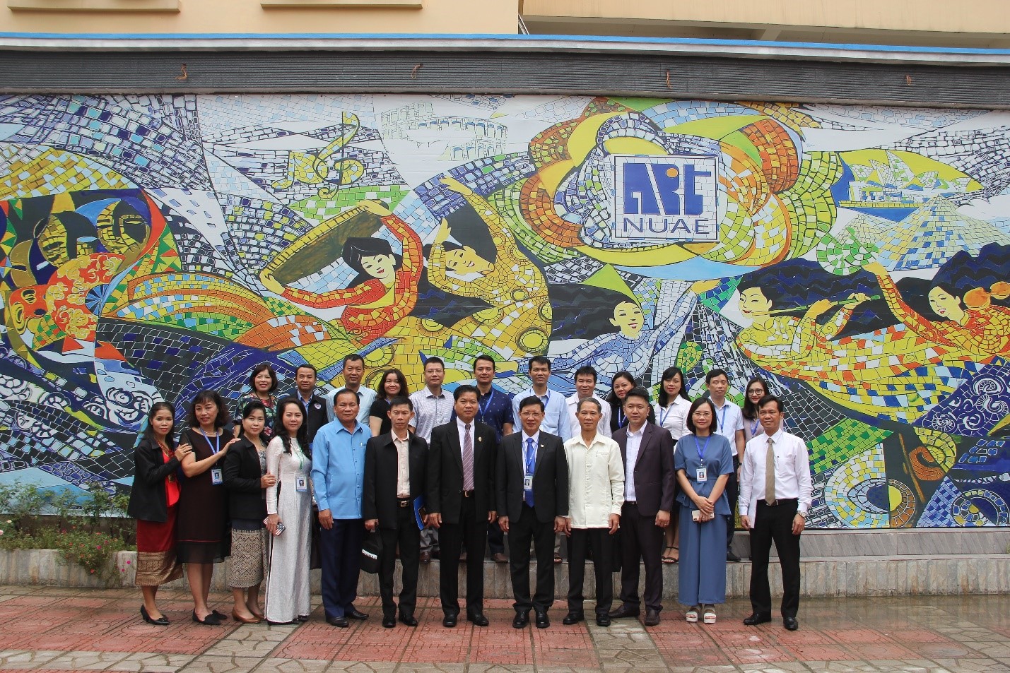 Đoàn công tác Trường CĐSP Nghệ thuật Lào thăm và làm việc tại Trường ĐHSP Nghệ thuật TW