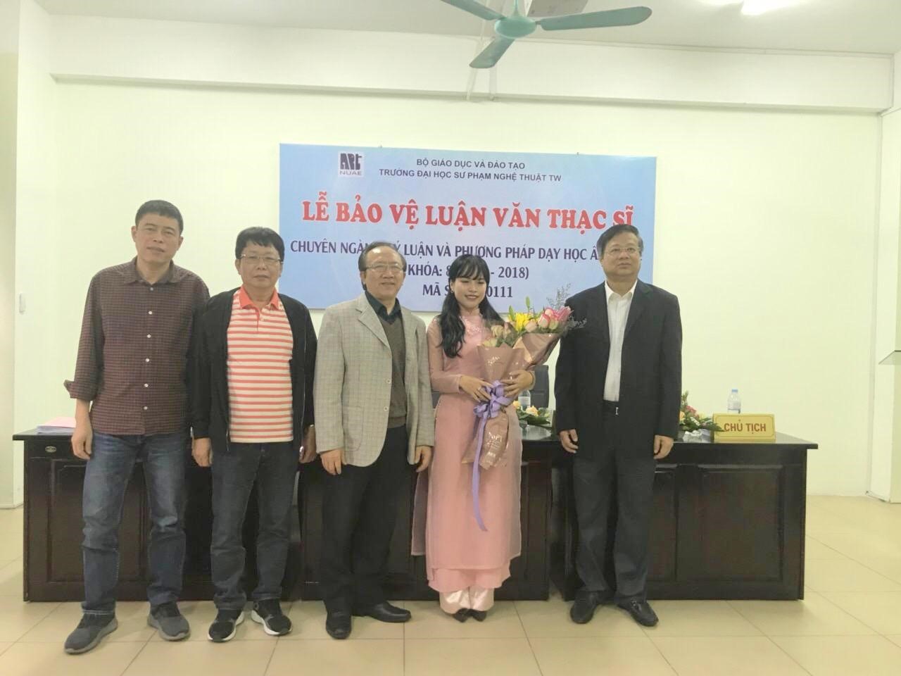 Lễ bảo vệ luận văn của học viên Nguyễn Phương Trang (K7) - Chuyên ngành Lý luận và Phương pháp dạy học Âm nhạc