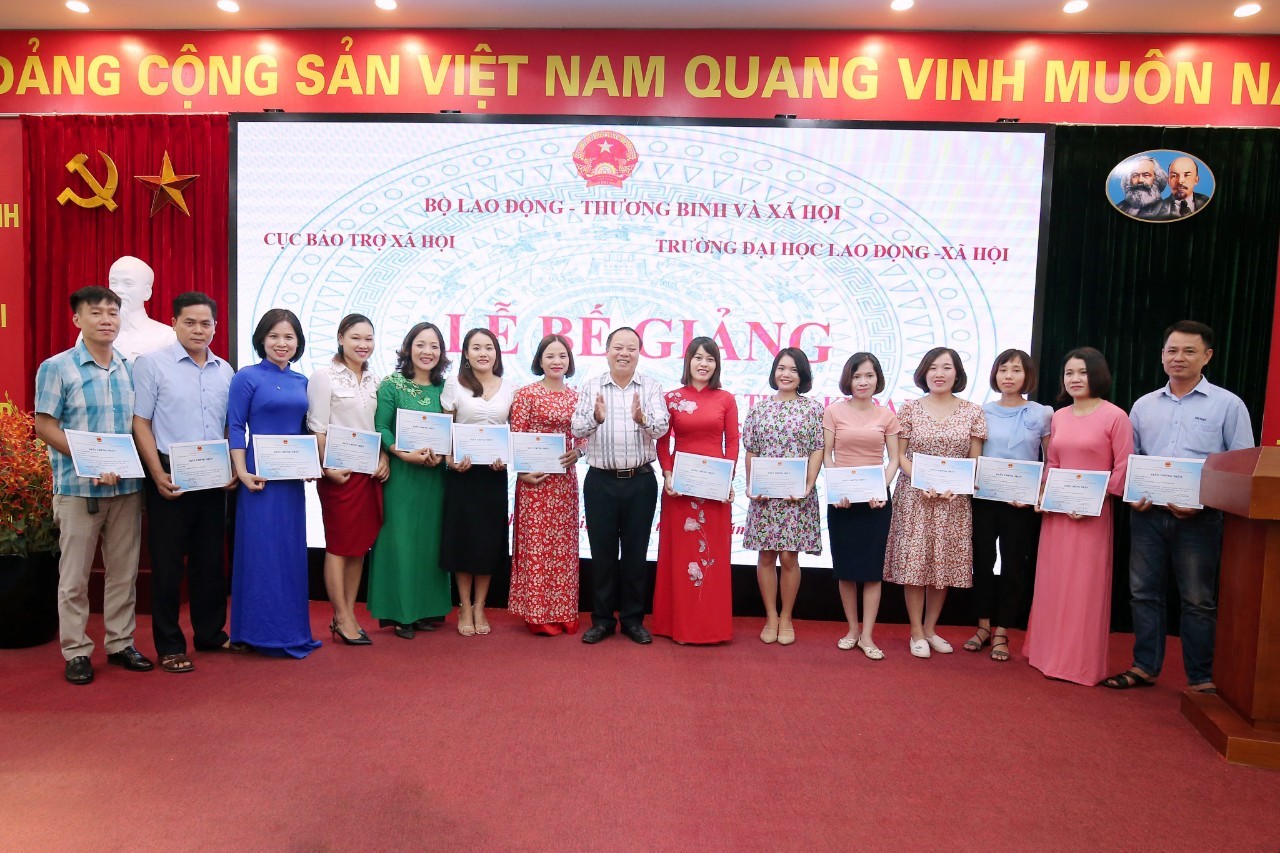 NÂNG CAO CHẤT LƯỢNG NGUỒN NHÂN LỰC ĐÀO TẠO CÔNG TÁC XÃ HỘI TRONG CHĂM SÓC SỨC KHỎE TÂM THẦN