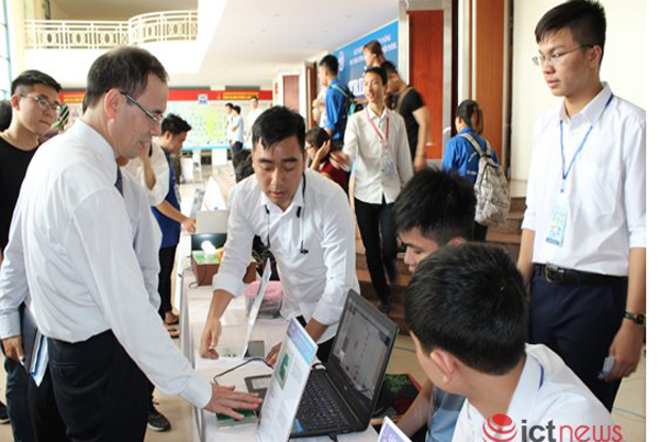 PTIT sẽ hợp tác với các doanh nghiệp ICT lớn thiết lập Quỹ Khoa học công nghệ