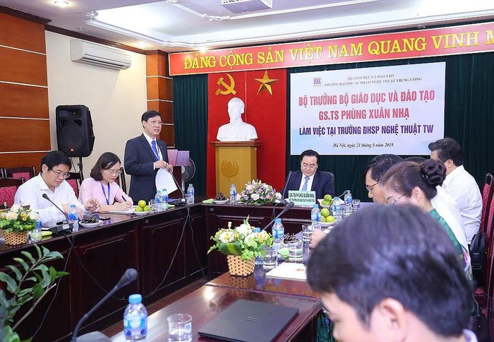 NUAE được Bộ Giáo dục và Đào tạo giao nhiệm vụ bồi dưỡng theo tiêu chuẩn chức danh nghề nghiệp viên chức giảng dạy trong các cơ sở giáo dục công lập.