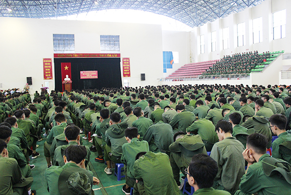 Sinh viên khóa 2019 của Học viện tham gia kỳ học Giáo dục Quốc Phòng tại Trung tâm Giáo dục Quốc phòng Hà Nội