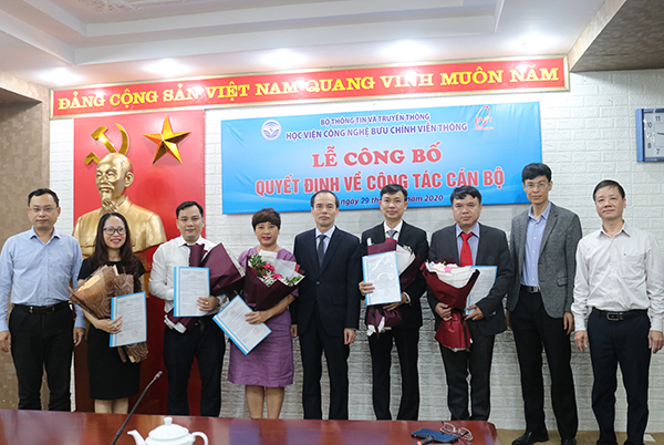 Lễ công bố quyết định về công tác cán bộ