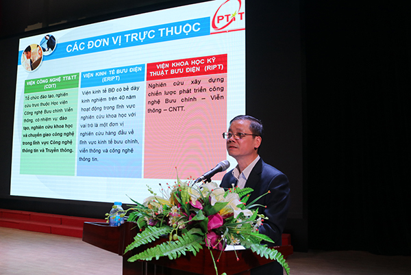 Sinh viên khóa 2020 tham gia “Tuần sinh hoạt công dân học sinh-sinh viên”