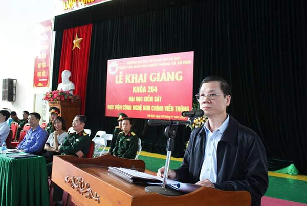 Gần 2.000 tân sinh viên khóa D20 tham gia kỳ học Giáo dục quốc phòng  tại Trung tâm Giáo dục Quốc phòng Hà Nội