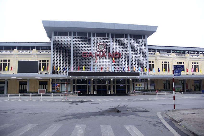 Hà Nội cực dễ thương mùng 1 Tết, khác xa ngày thường