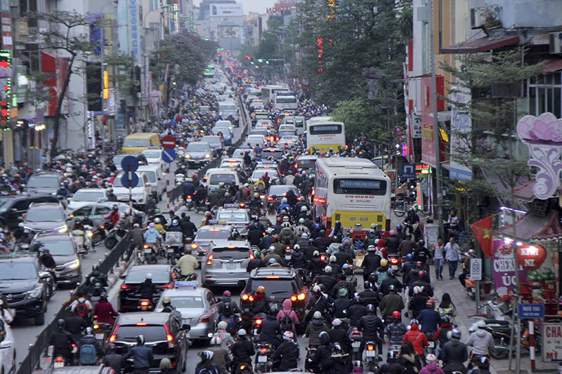 Hà Nội cực dễ thương mùng 1 Tết, khác xa ngày thường