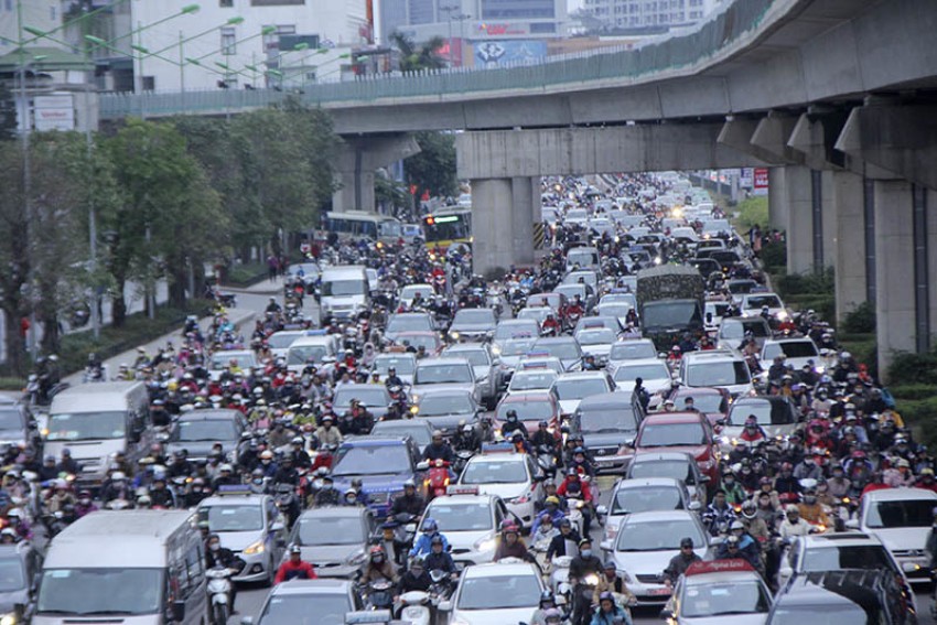 Hà Nội cực dễ thương mùng 1 Tết, khác xa ngày thường
