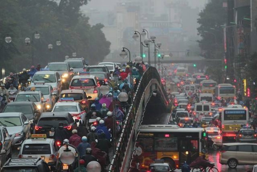 Hà Nội cực dễ thương mùng 1 Tết, khác xa ngày thường