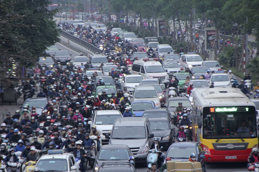 Hà Nội cực dễ thương mùng 1 Tết, khác xa ngày thường