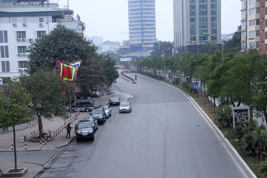 Hà Nội cực dễ thương mùng 1 Tết, khác xa ngày thường