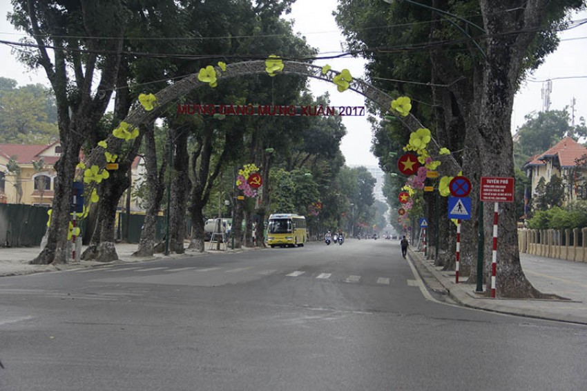 Hà Nội cực dễ thương mùng 1 Tết, khác xa ngày thường