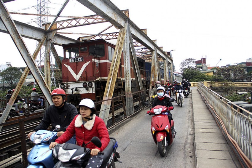 Hà Nội cực dễ thương mùng 1 Tết, khác xa ngày thường