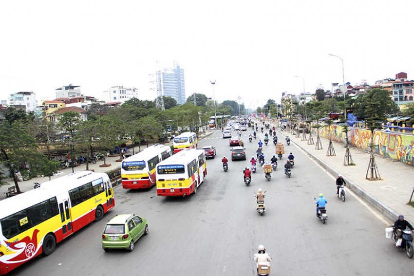 Hà Nội cực dễ thương mùng 1 Tết, khác xa ngày thường
