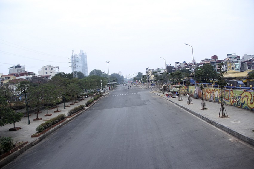 Hà Nội cực dễ thương mùng 1 Tết, khác xa ngày thường