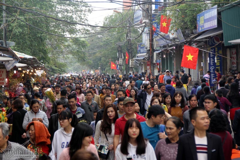 Hà Nội: Biển người chen chân đi lễ đầu năm