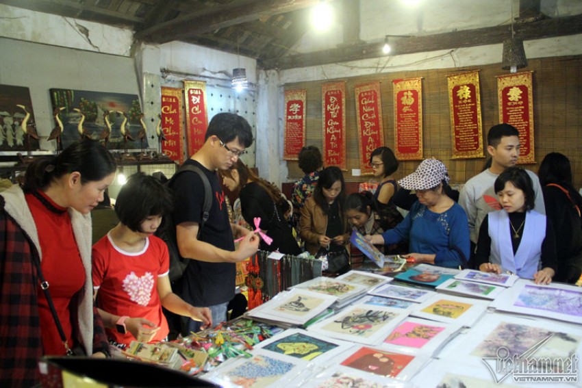 Hà Nội: Biển người chen chân đi lễ đầu năm