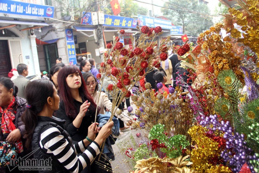 Hà Nội: Biển người chen chân đi lễ đầu năm