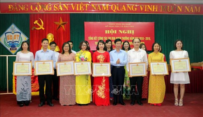 Ngành Giáo dục khắc phục chạy theo thành tích trong thi đua, khen thưởng như thế nào?