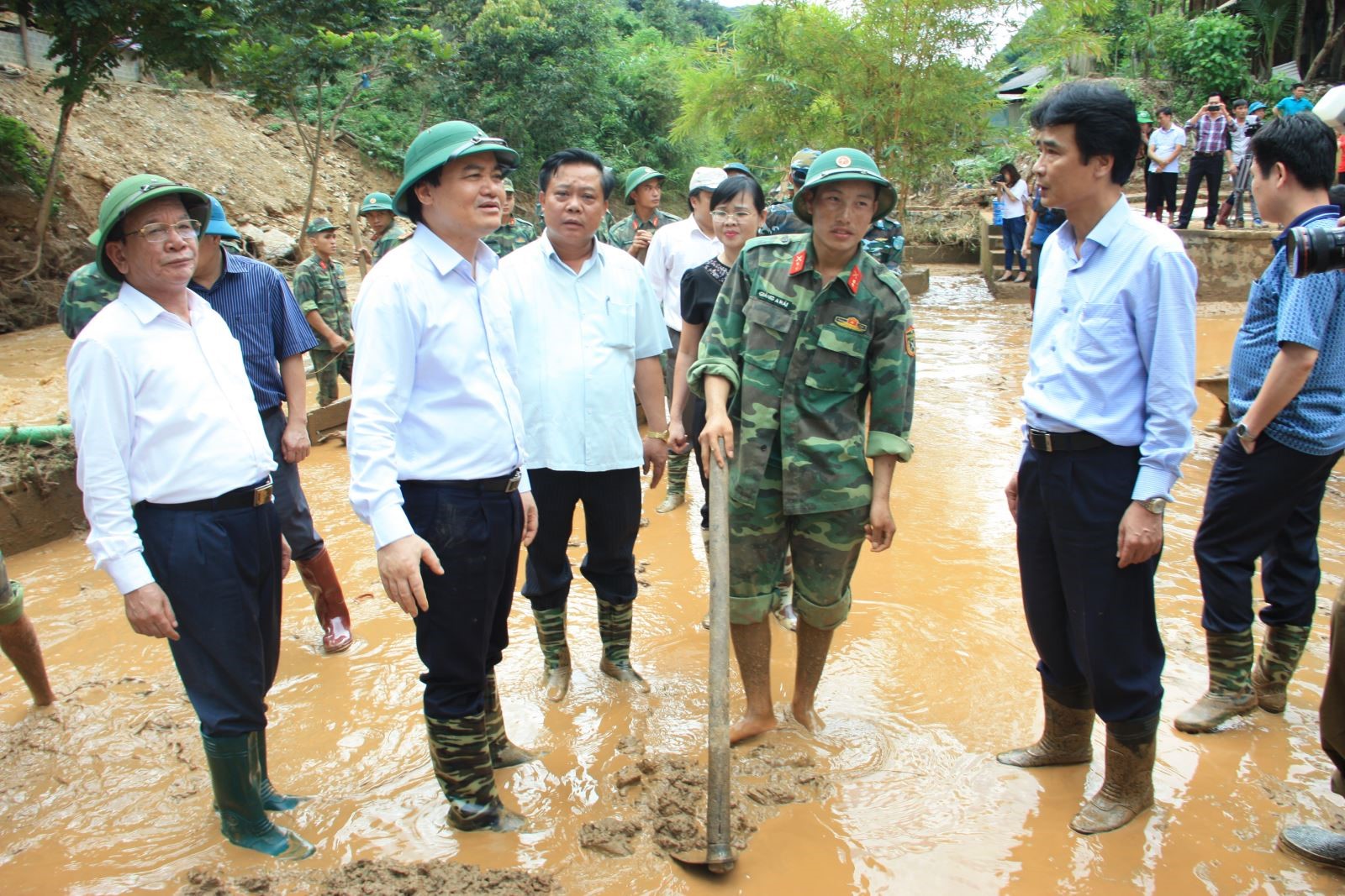 Bộ trưởng Bộ Giáo dục và Đào tạo Phùng Xuân Nhạ: Không chấp nhận bất cứ hành xử phi giáo dục nào của nhà giáo