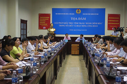 “Hành chính hóa” - căn bệnh do hạn chế trình độ, quan liêu