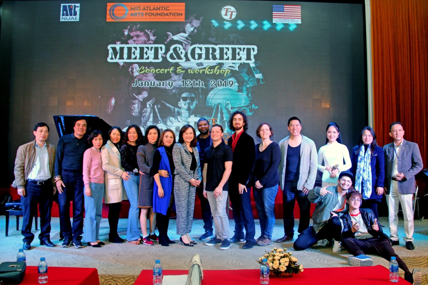 Chương trình giao lưu biểu diễn với ban nhạc Blood Moon, Hoa Kỳ