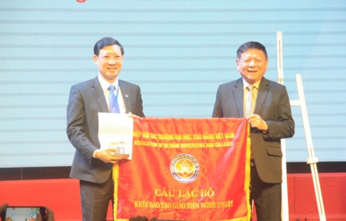 Thành lập câu lạc bộ khối đào tạo giáo viên nghệ thuật