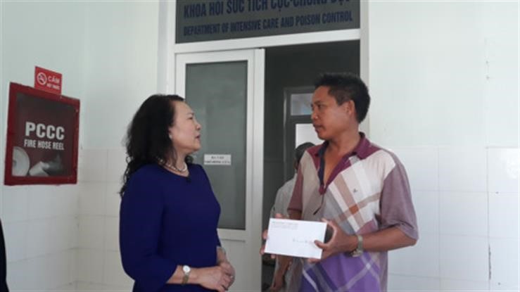 Bộ GD&ĐT thăm hỏi, động viên gia đình học sinh bị đuối nước ở tỉnh Quảng Nam