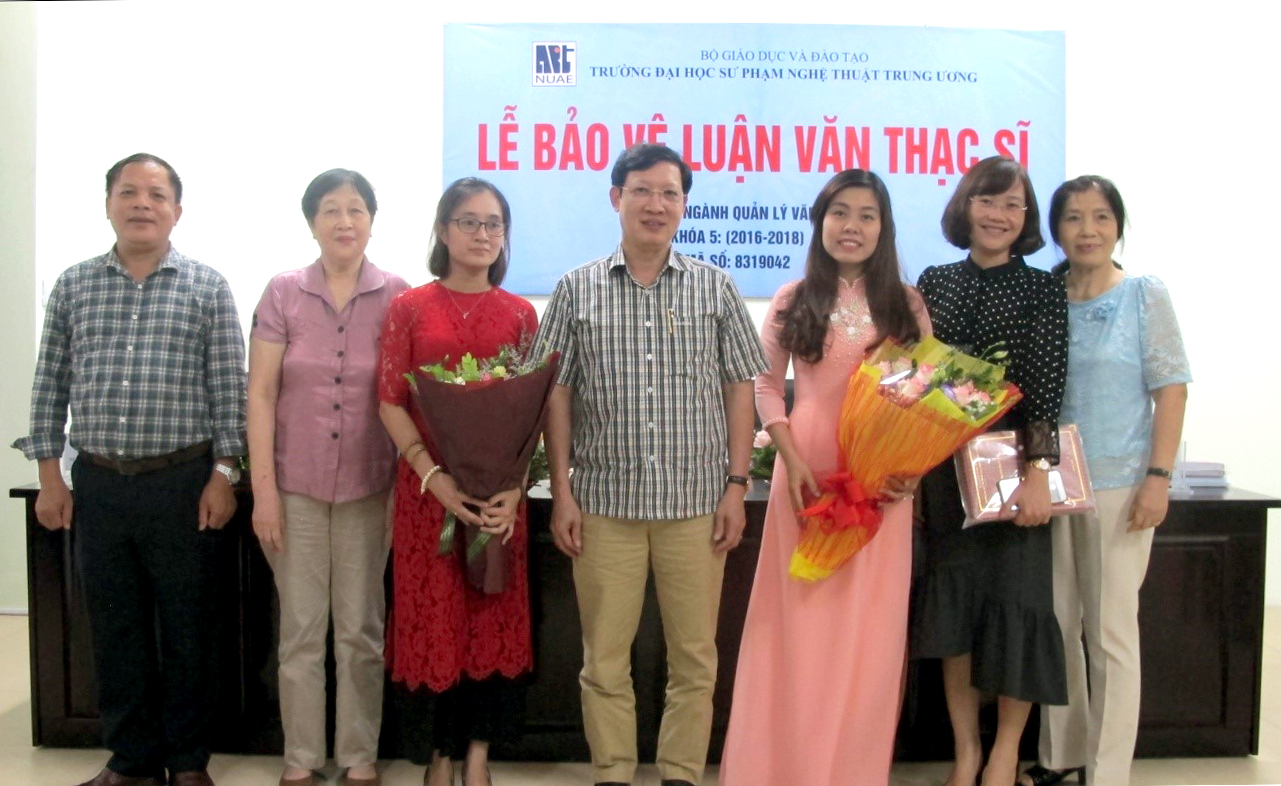 Lễ bảo vệ luận văn của học viên Đỗ Hồng Anh và Nguyễn Thị Phương Thảo, K5 - Chuyên ngành Quản lý Văn hóa