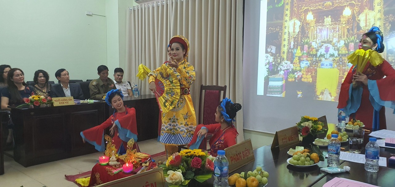 Lễ bảo vệ luận văn của học viên Trần Thị Hiền (K8) Chuyên ngành Quản lý văn hóa