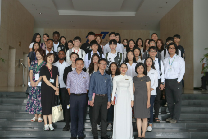 Sinh hoạt định hướng đầu năm Năm học 2019 - 2020 cho sinh viên quốc tế