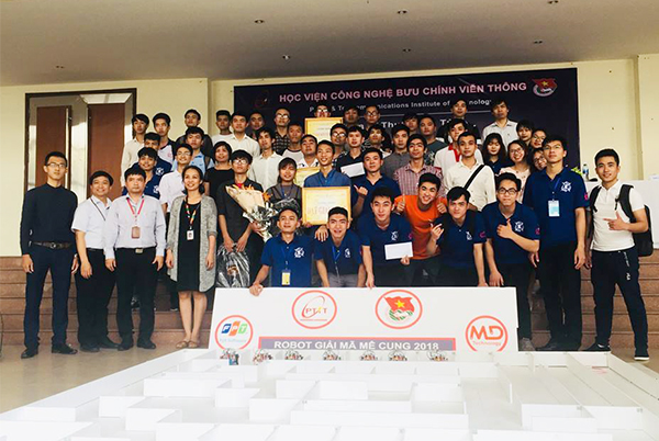 Chung kết và trao giải cuộc thi “ROBOT giải mã mê cung PTIT 2018”