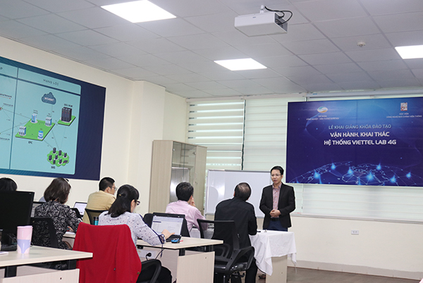 Đại học số đầu tiên tại Việt Nam: Quốc gia số thu nhỏ