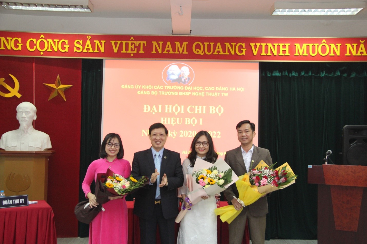 Tổ chức thành công Đại hội chi bộ điểm Chi bộ Hiệu bộ I  nhiệm kỳ 2020-2022