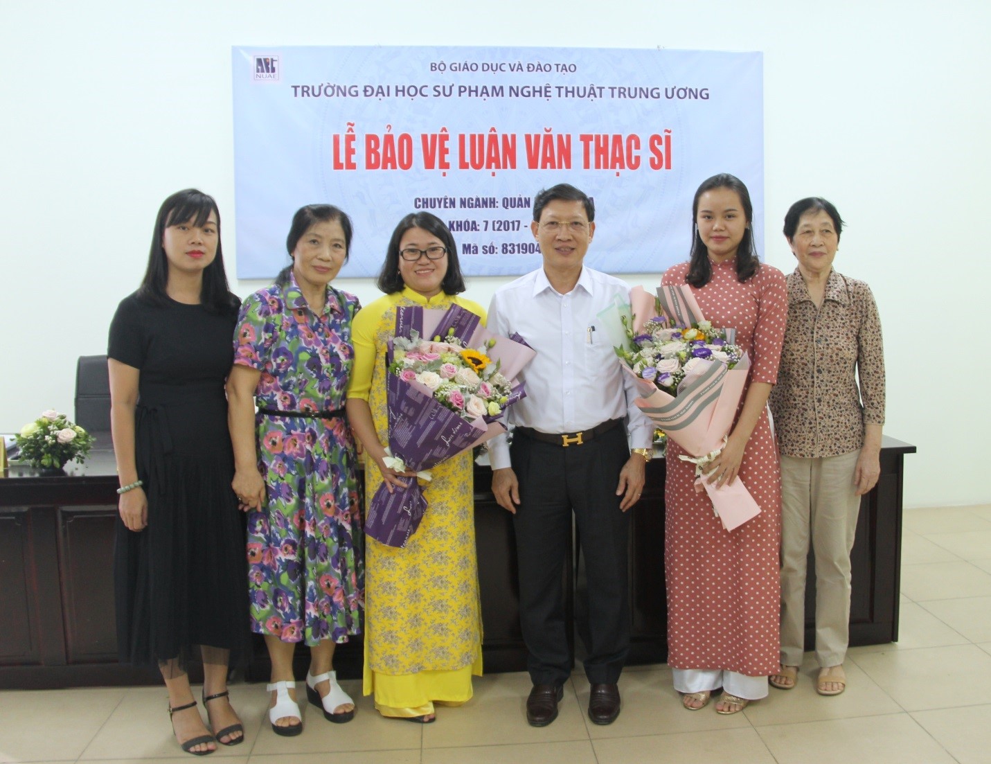 Lễ bảo vệ luận văn của hai học viên Nguyễn Thị Hương   và Nguyễn Thị Ánh Quyên (K6, K7) - Chuyên ngành Quản lý văn hóa