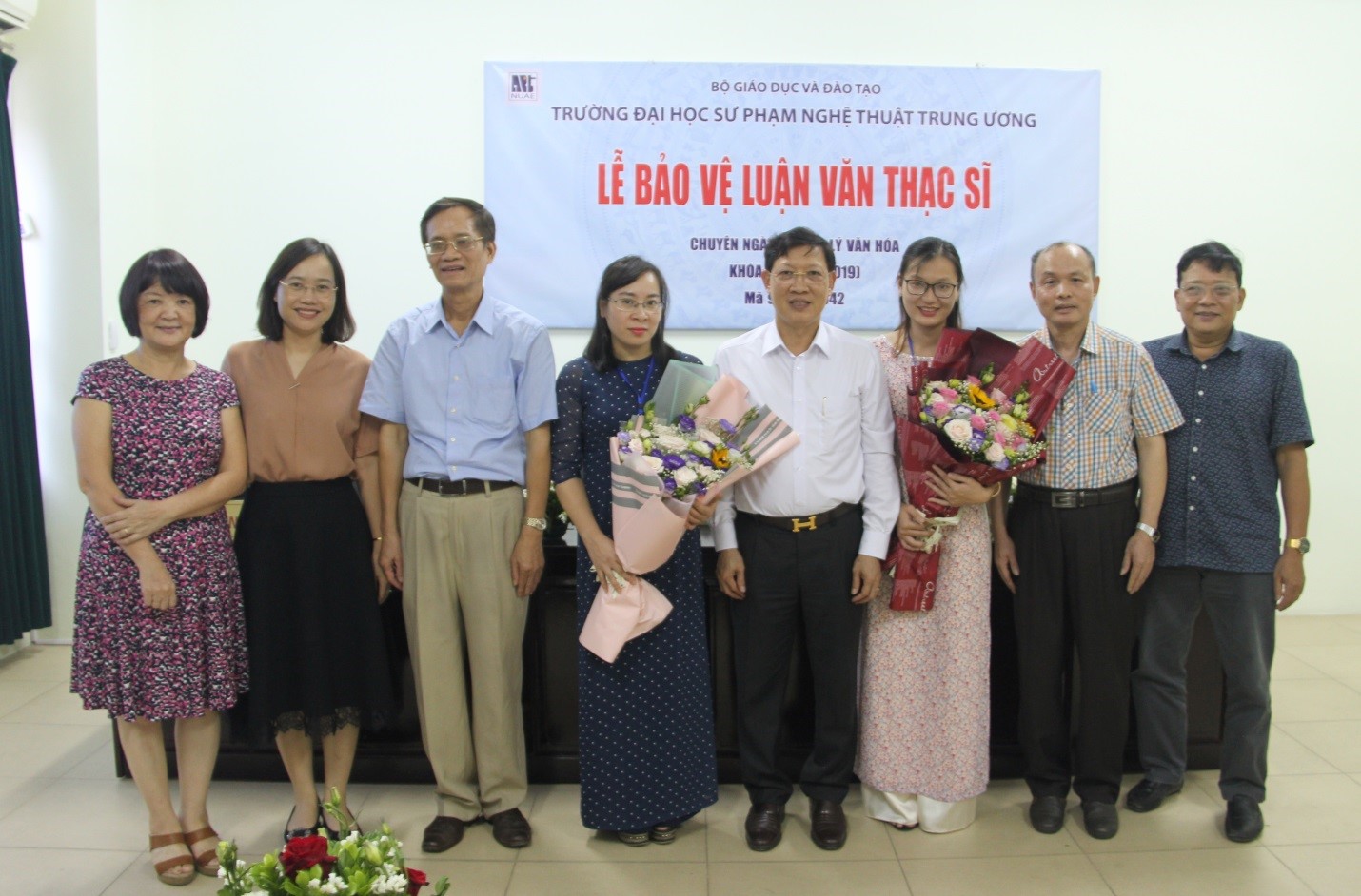 Lễ bảo vệ luận văn của hai học viên Nguyễn Thị Minh Huệ   và Vũ Thị Quỳnh Anh (K6, K7) - Chuyên ngành Quản lý văn hóa