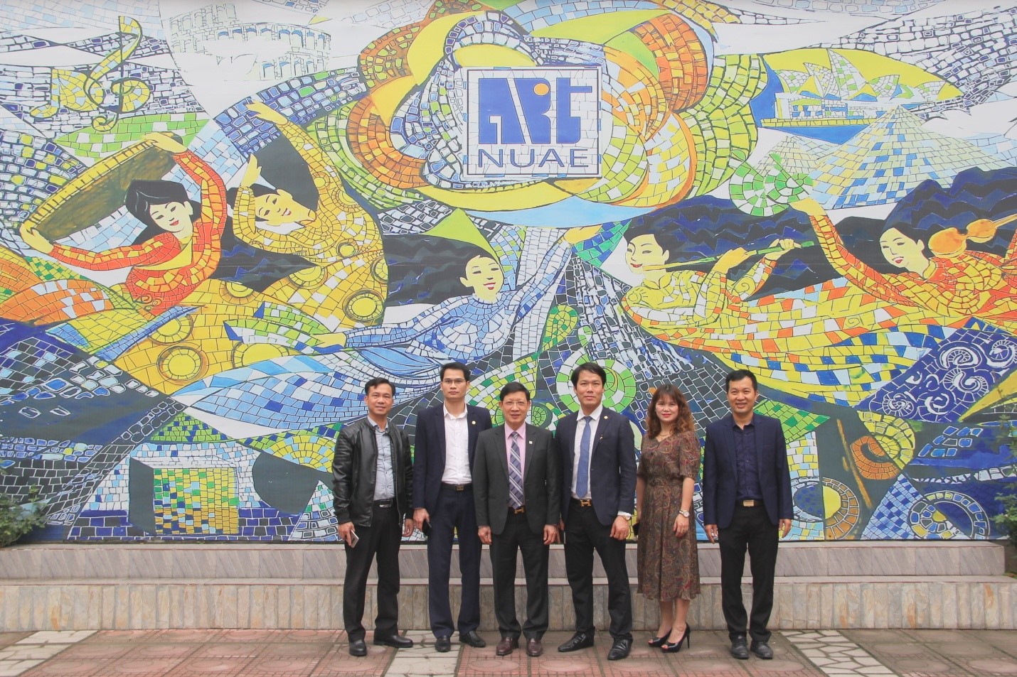 Đoàn công tác Tập đoàn CEO thăm và làm việc tại  Trường ĐHSP Nghệ thuật TW