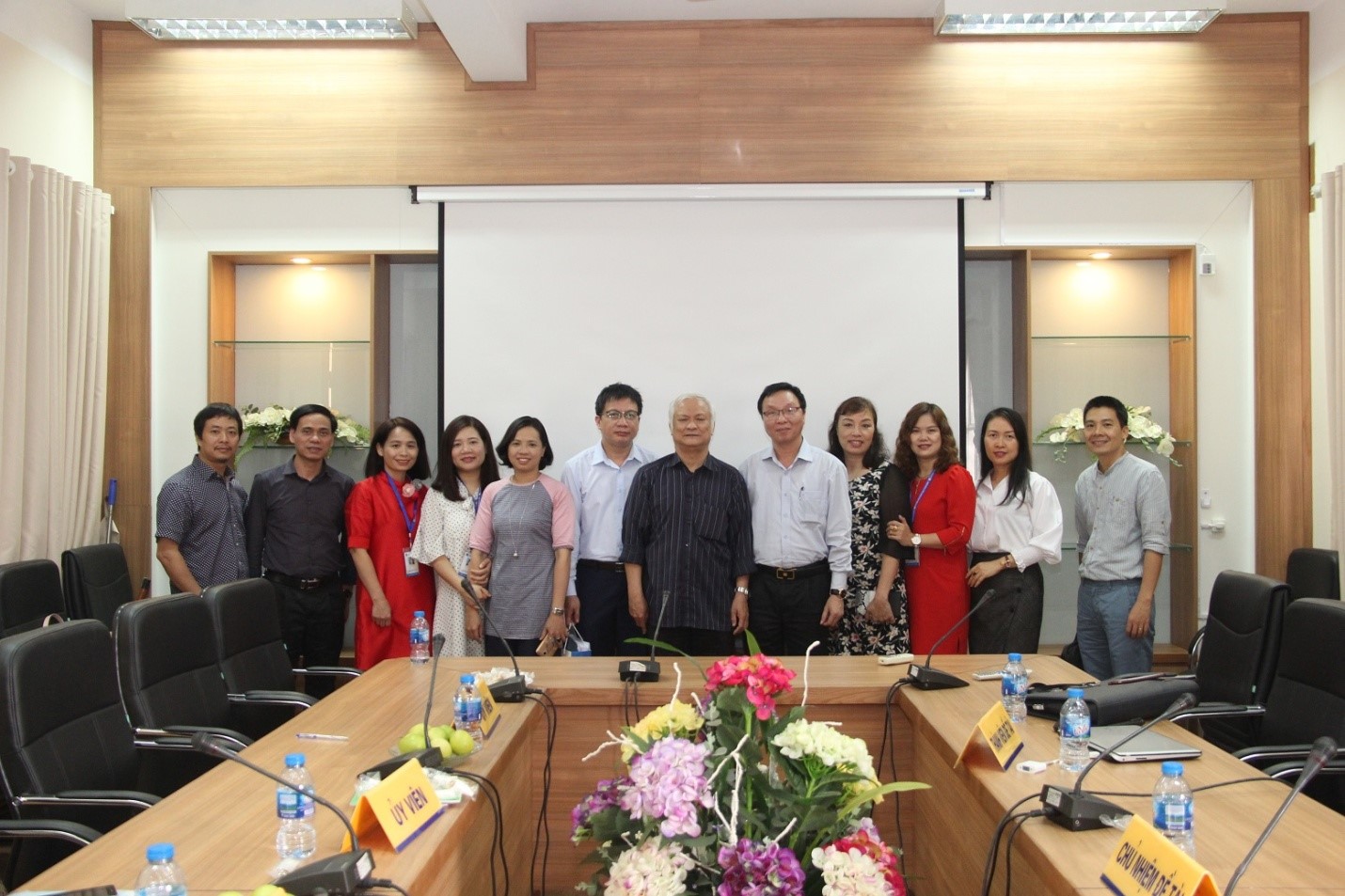 Nghiệm thu cấp Bộ đề tài NCKH cấp Bộ  “Nghiên cứu hình thức dạy học Mỹ thuật cho học sinh Tiểu học thông qua hoạt động trải nghiệm sáng tạo”