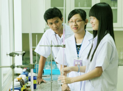 Giáo dục đại học - Chuẩn hóa và hội nhập