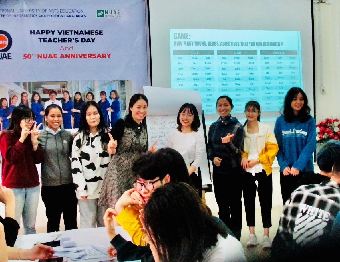 Sôi nổi CLB Tiếng anh kỷ niệm 50 năm thành lập trường  và ngày Nhà giáo VN