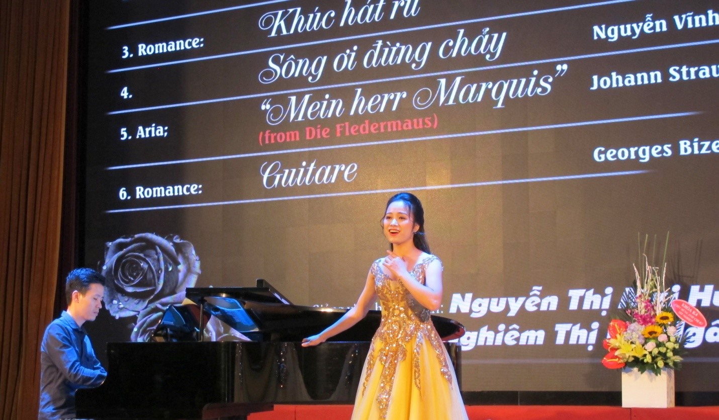 Chương trình biểu diễn tốt nghiệp K3 Đại học Thanh nhạc Trường ĐHSP Nghệ thuật TW