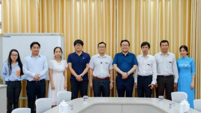 Làm việc với Công ty Global Hantex