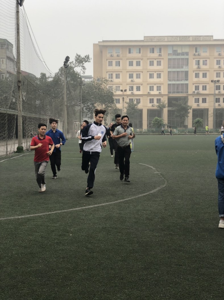 NUAE Hưởng ứng Ngày chạy Olympic vì sức khỏe toàn dân