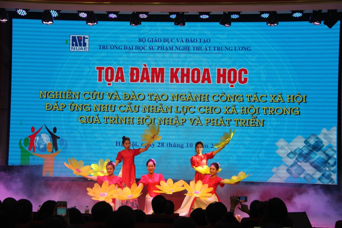 Tọa đàm Khoa học: “Nghiên cứu và đào tạo ngành công tác xã hội đáp ứng nhu cầu  nhân lực cho xã hội trong quá trình hội nhập và phát triển”