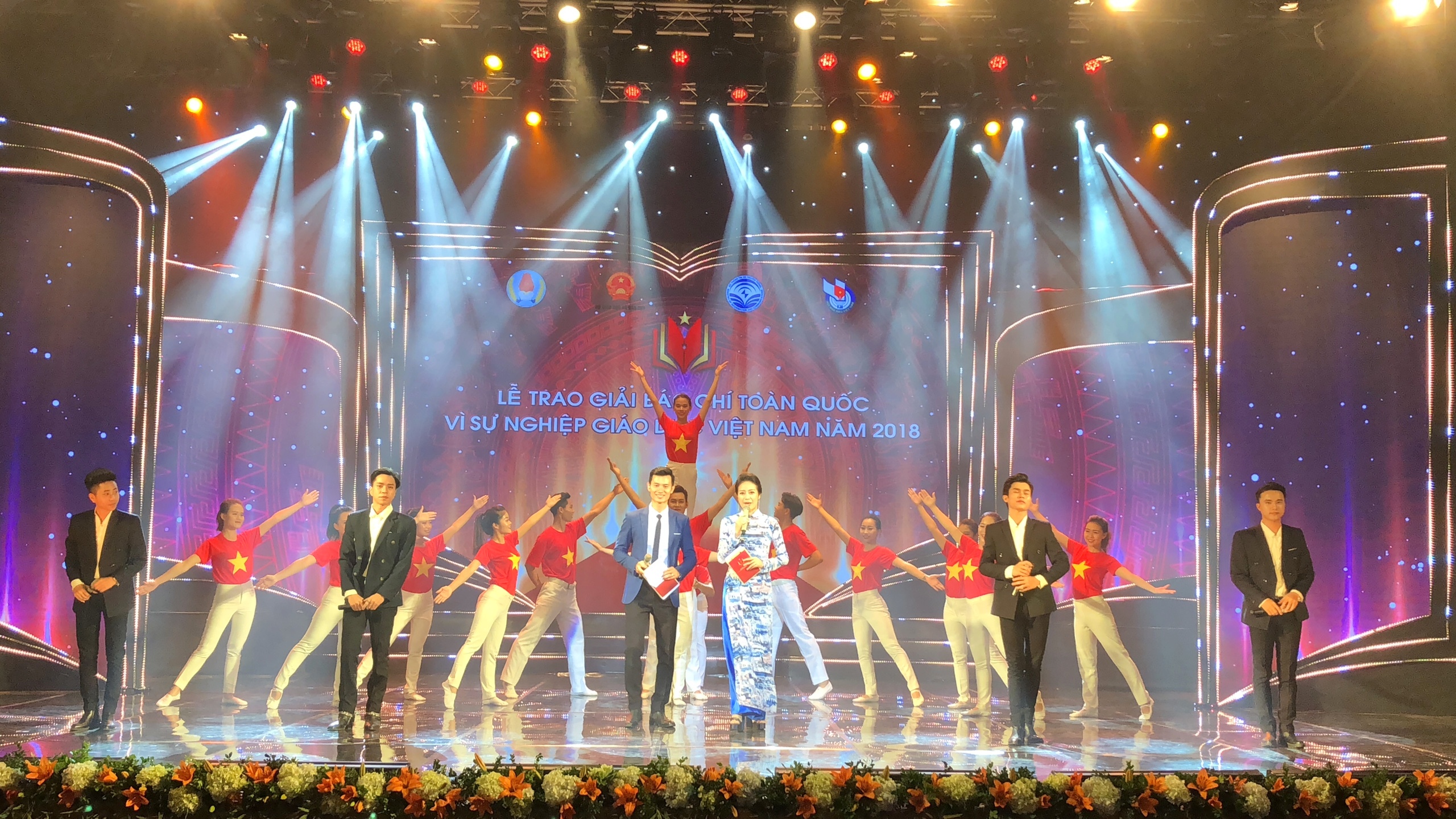 Biểu diễn nghệ thuật chào mừng Lễ trao giải báo chí toàn quốc  “Vì sự nghiệp Giáo dục Việt Nam” năm 2018